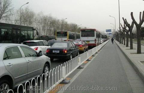 Beijing Traffic Jams and Empty Bicycling Lanes