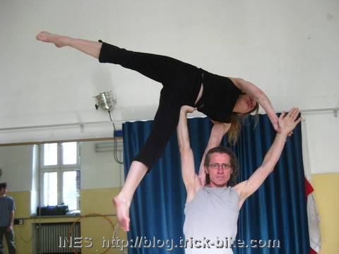 Tatjana and Fritz Acro-Balance